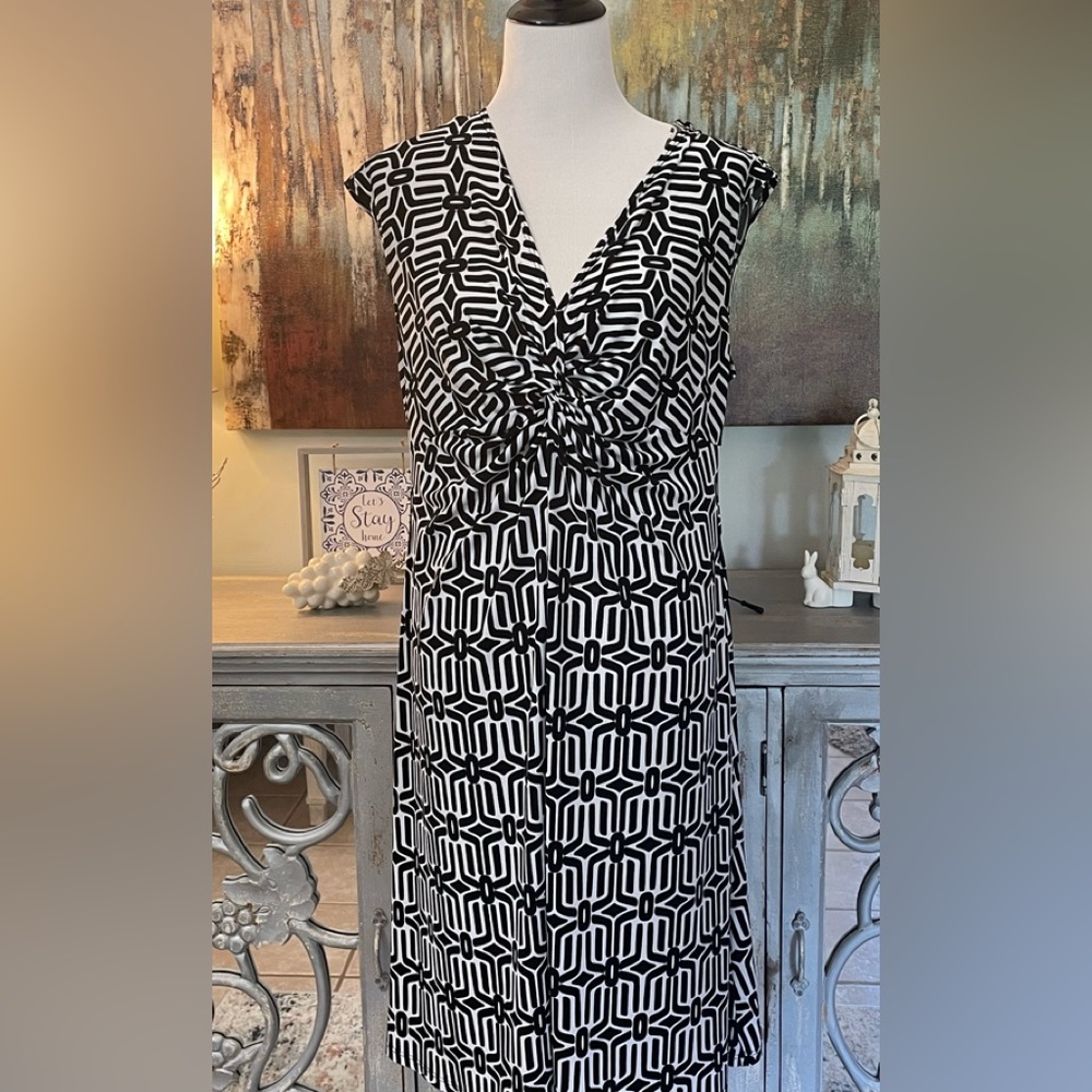 Tiana B. Cap-Sleeved Dress